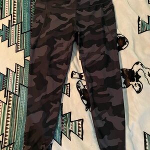 Old Navy Powersoft Black and Gray Camouflage Leggings